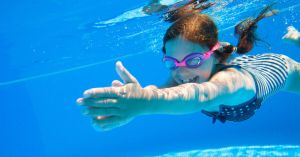 Úszásoktatás gyerekeknek a XI. kerületben Újbudán a Sport 11-ben és a Kondorosi Uszodában
